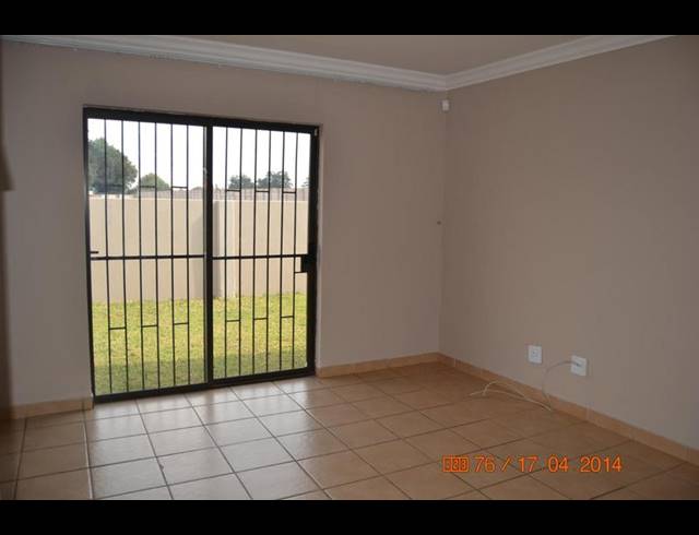 3 BEDROOM PROPERTY TO RENT IN DENNEOORD